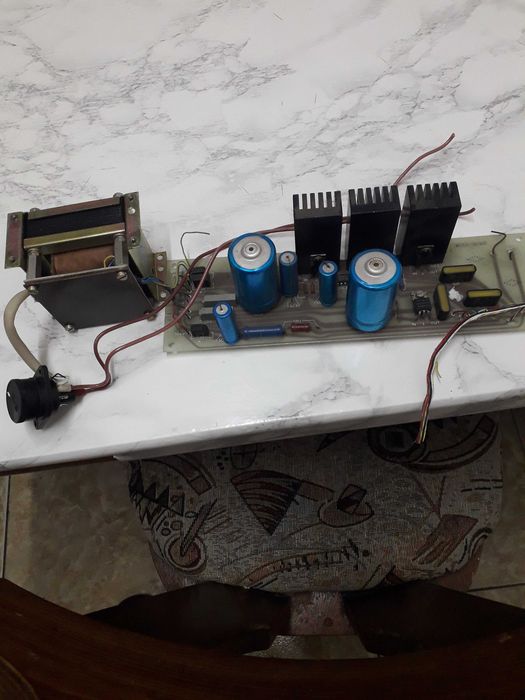 Sursa de tensiune pentru tuburi Nixie