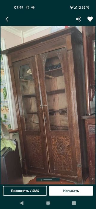 Продается старинная витрина .