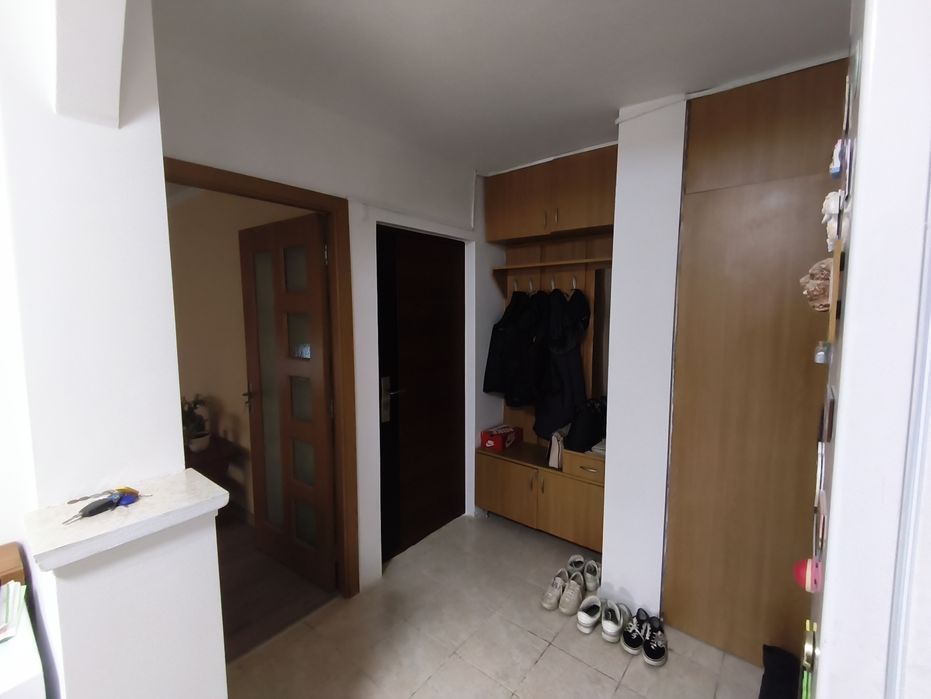 Vând apartament tip Pb 2 camere zona Rogerius