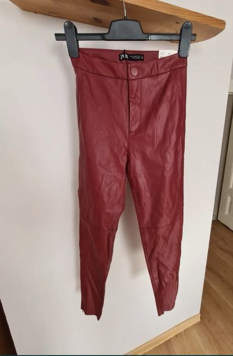 ZARA кожени клинове