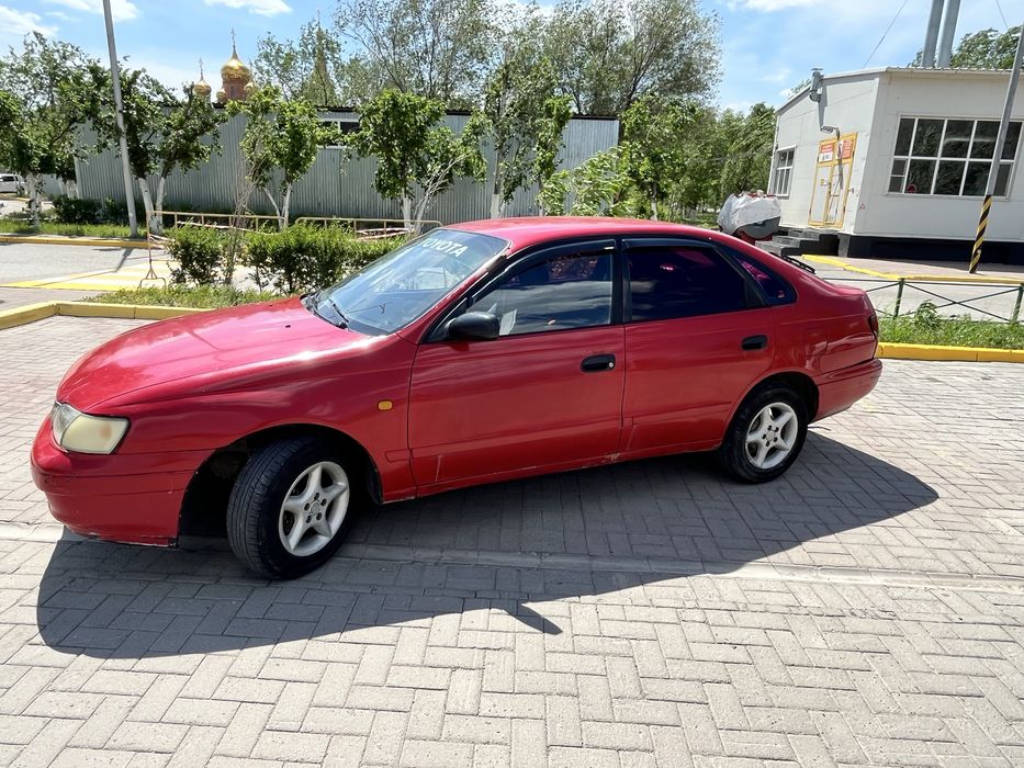 Продам toyota carina 2л