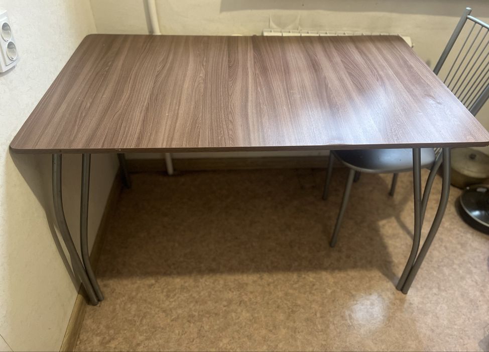 Продам куханный стол