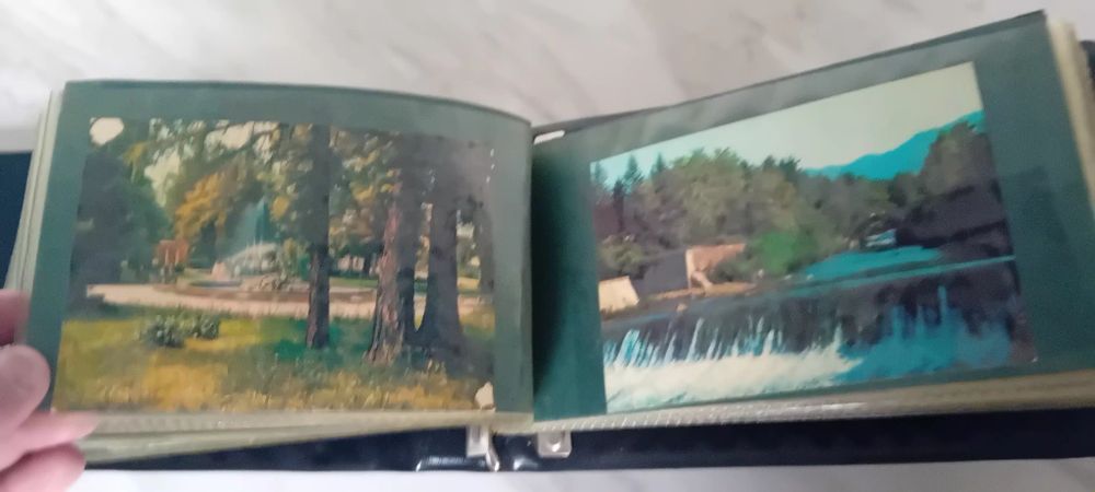 Класиор с картички от соца.