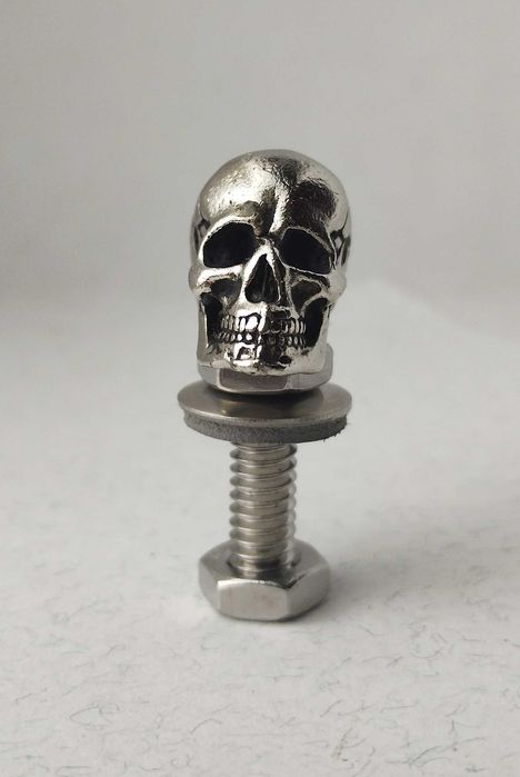 Болт череп за седалката на Харлей. Harley Davidson