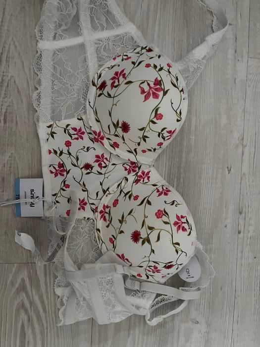 Дамски сутиен балконет