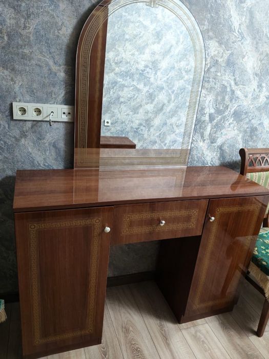 Мебель, кровать, стол