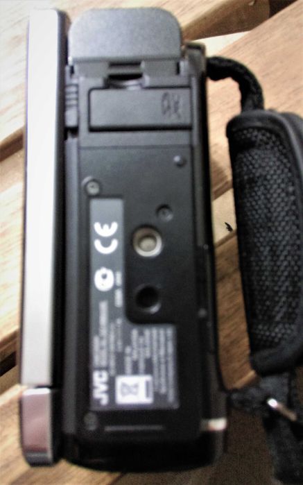 Vand cameră video JVC model GZ-HM845 Full HD 1920×1080