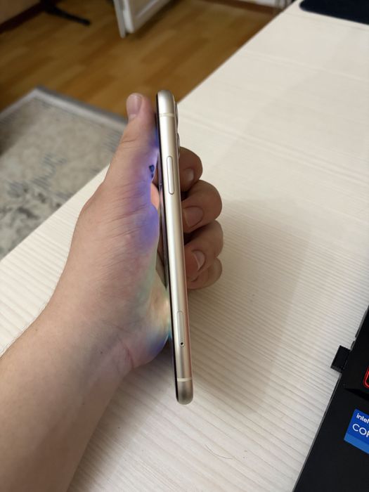 Продам Iphone 11