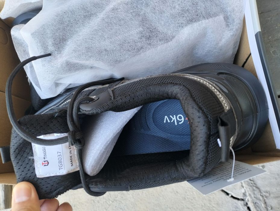 Продам спец обувь