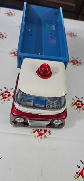 jucarie masina chinezeasca basculanta