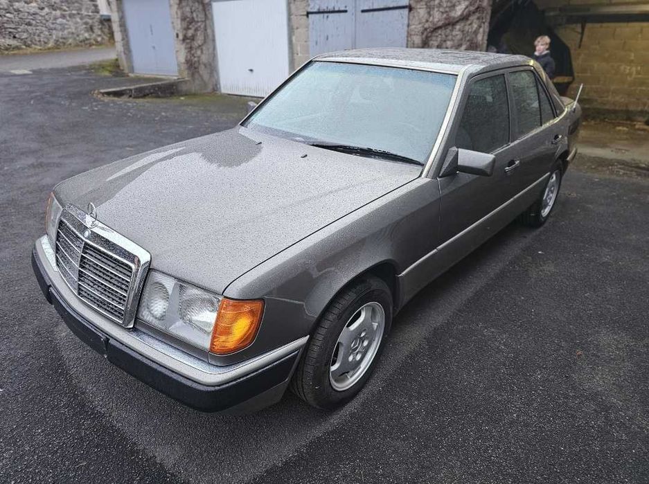 MERCEDES-BENZ E-Class 1992 — imagine 5