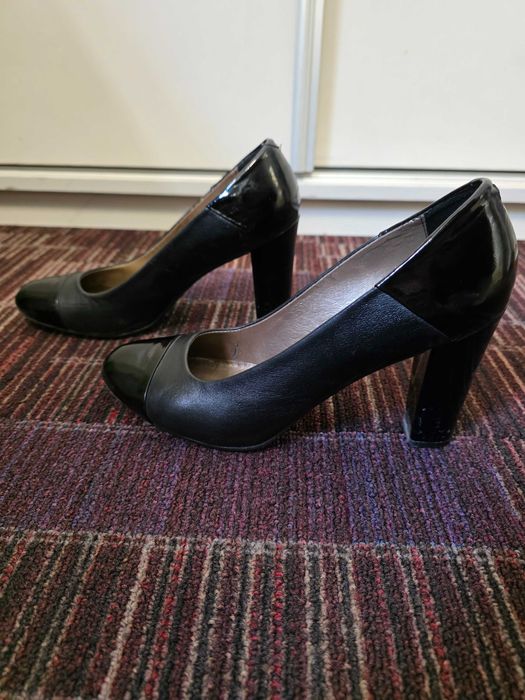 Обувки на висок ток марка Мегияс. Естествена кожа.