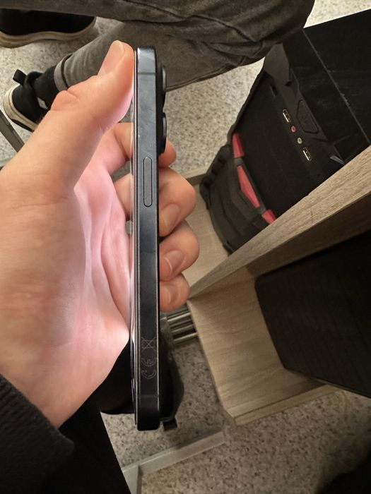 Продаю айфон 15 Про