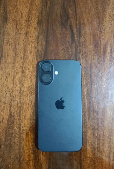Telefon iPhone 16