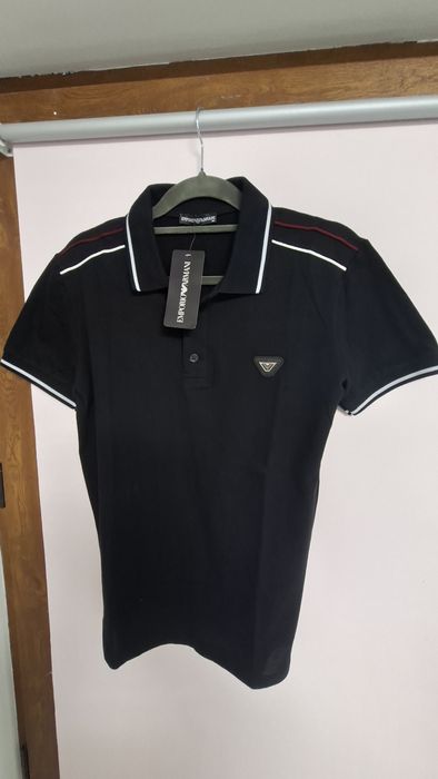 Tricouri de  barbati diferite dimensiuni modele si culori