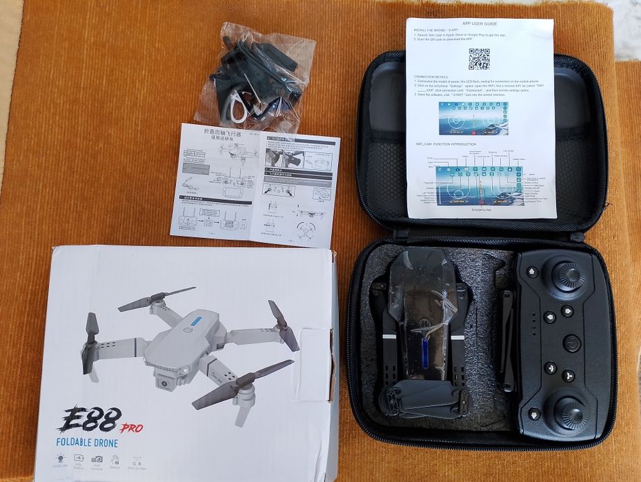 Дрон E88 PRO перки 4 ,камери 2
