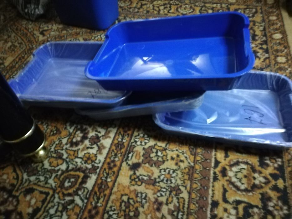 Срочно продам лотки для кошек.