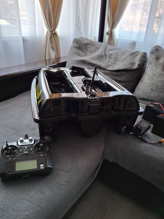 Лодка за захранка Техно Х