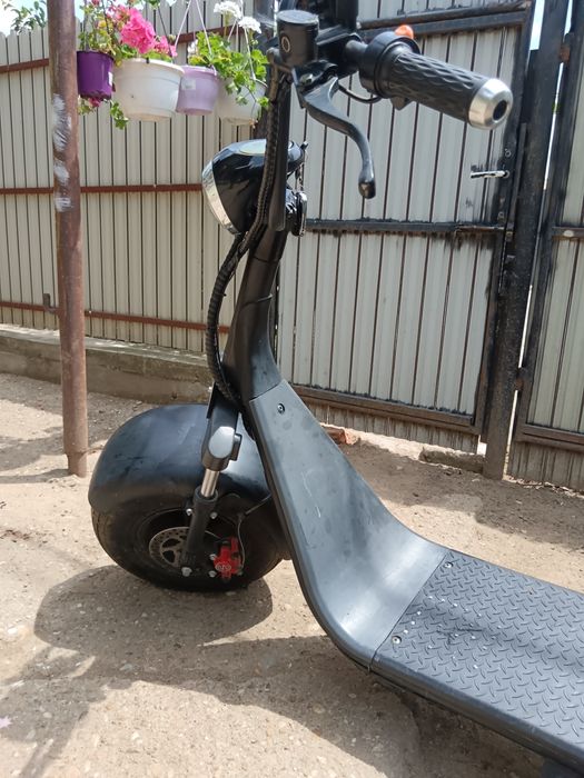 Vând scuter electric