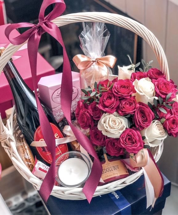 Подарки на 8 марта , подарочные корзины