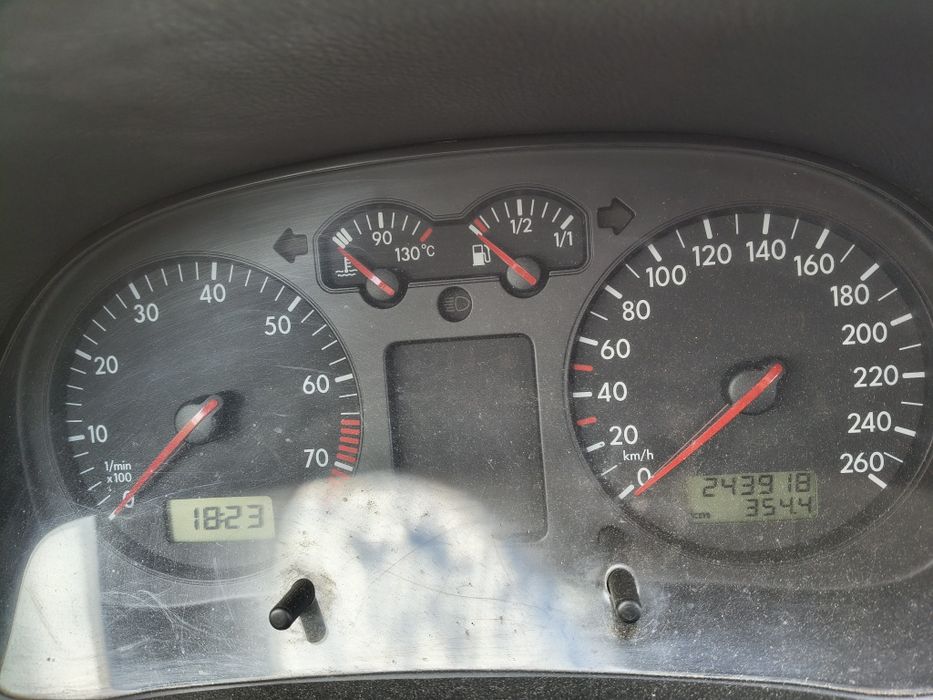 Volkswagen Golf 1.6 Benzina consum mic