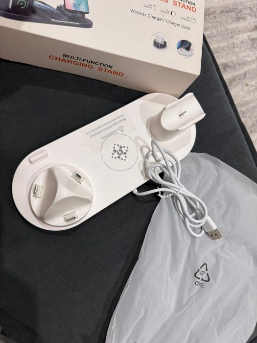 Продам Apple watch 3 series в подарок 7 ремешков