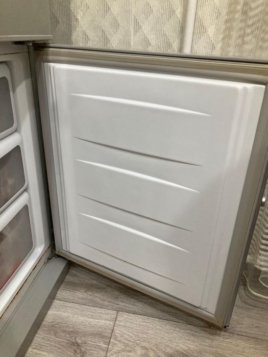 Холодильник камера морозильник