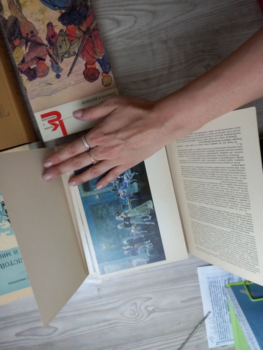 Л. Н. Толстой. Комплект книг («Война и мир», «Казаки» и др.