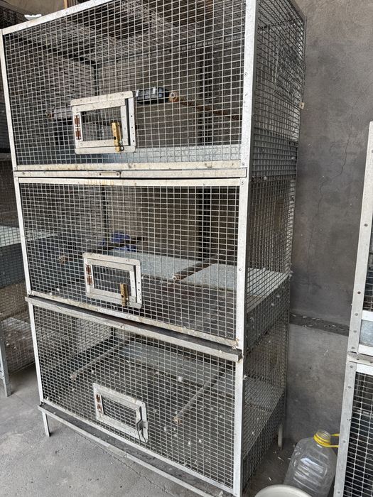 Продаётся клетка для попугаев (3-ярусная)