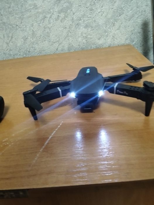 Дрон e-66 с камерой