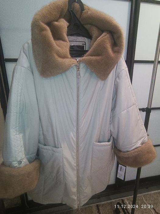 Продам зимнюю куртку.