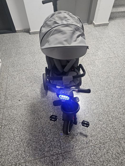 Tricicletă multifuncțională pentru copii L-Sun, cu far LED, stare excelentă
