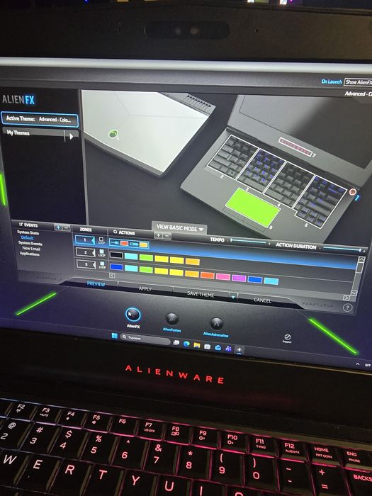 Геймърски лаптоп Alienware 13 R3