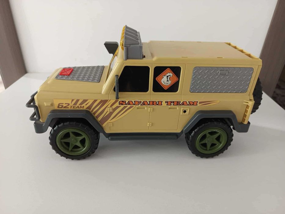 Masina de jucarie Jeep Safari Offroader Team Dickie Toys 33 cm