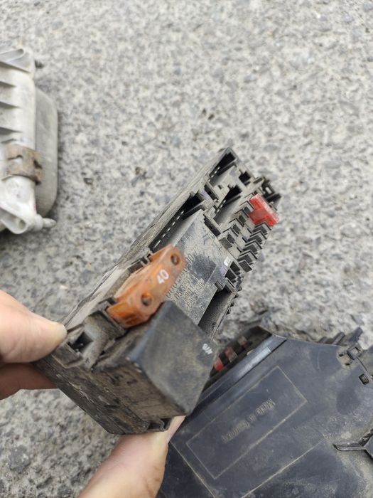 Продам запчасти Мерседес 210