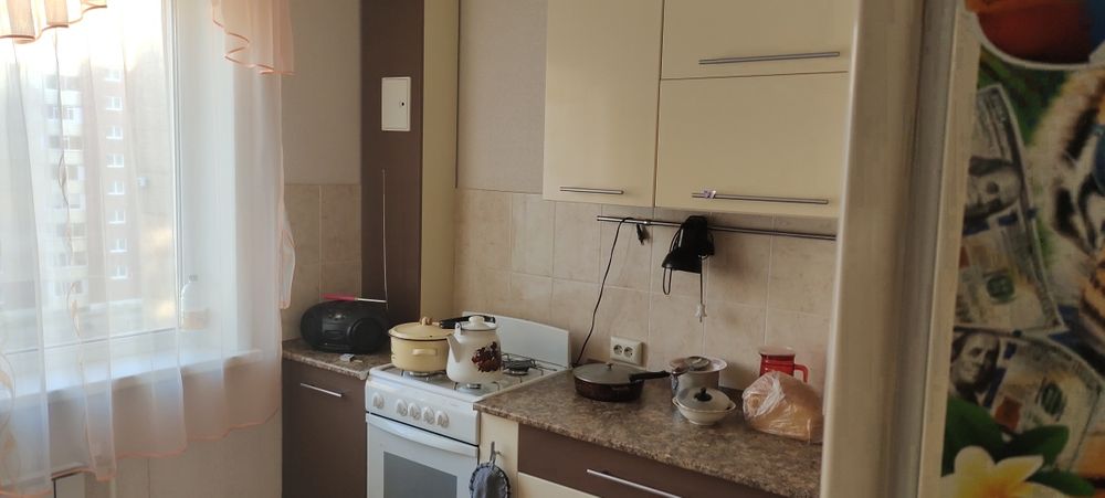 Продам 1 комнатную аэропорт 35А