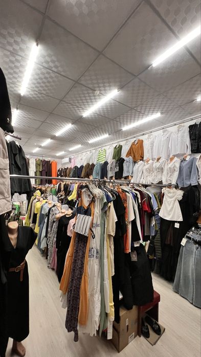 Продаётся бутик на рынке «Айна»