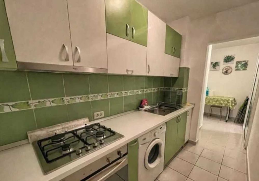 Дава се под наем Тристаен апартамент в Пловдив, Кючук Париж - 80 кв.м за 255 € - Снимка #2