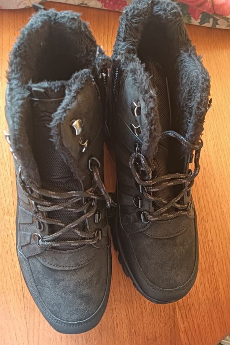 Ghete de iarnă, mărimea 41. Noi, cu etichetă.