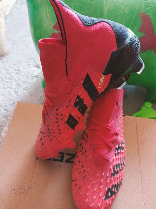 Бутсы футбольные