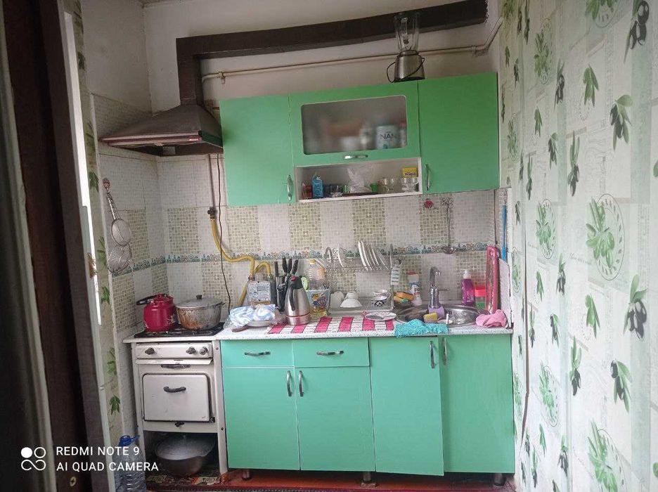 Yashnobod panelniyda uy sotiladi srochno