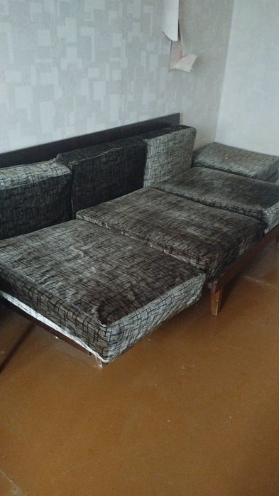 Шкафы даром, трюмо даром