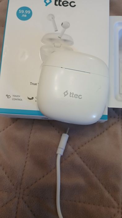 Безжични слушалки и зарядно за 19лв