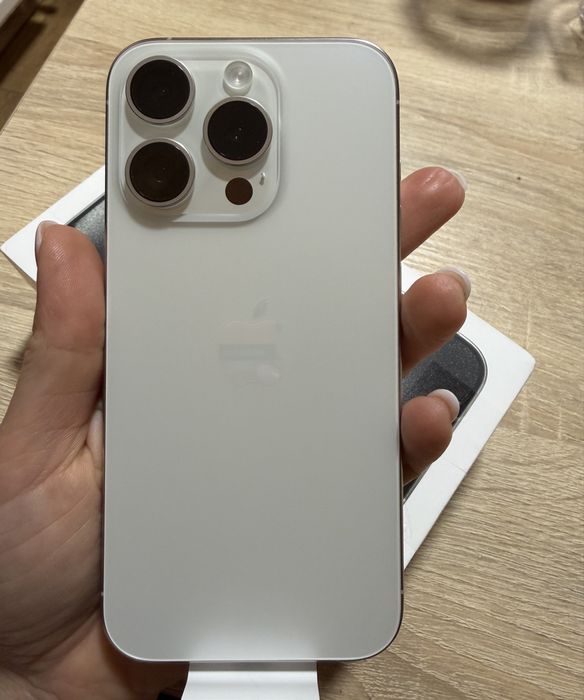 Iphone 15 pro, NOU, White titanium, 256 GB