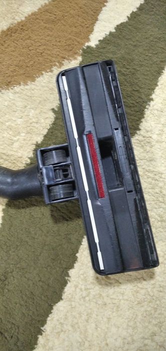 Пылесос LG Kompressor мощностью 2000 Вт