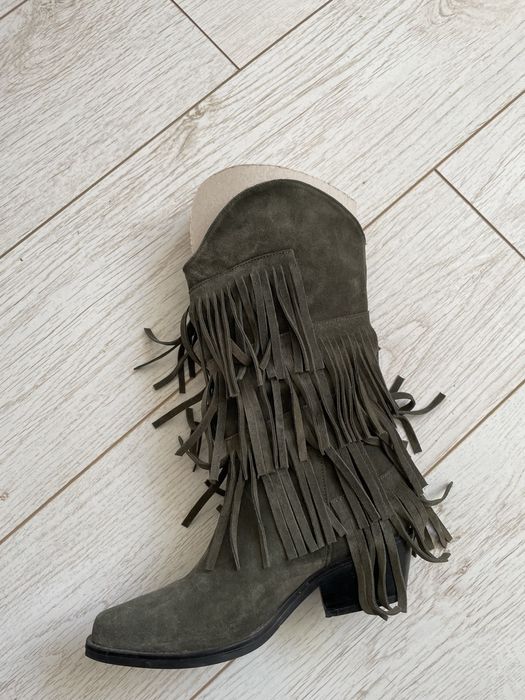 Cizme ciocate din piele intoarsa