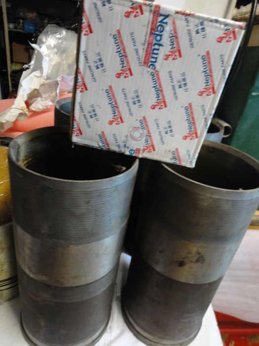 Серво-ПГУ-КАМАЗ Мост главини,болтове 8 т.р-ке,Ремби,Камаз,Шкода