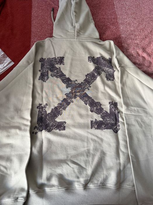 Суичър Off white Чисто нов!