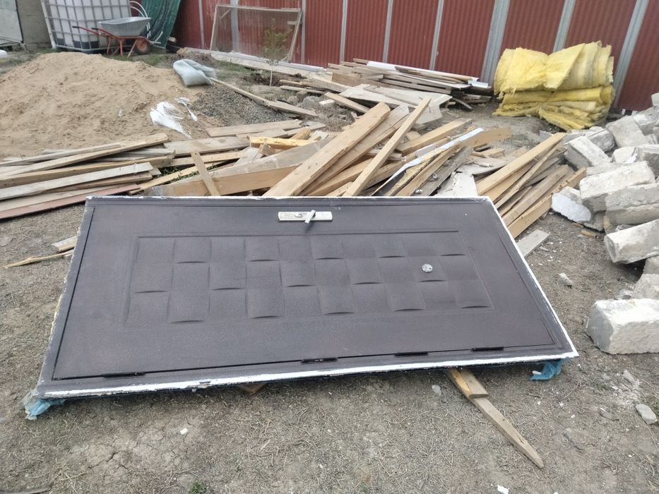 Железный дверь ииии