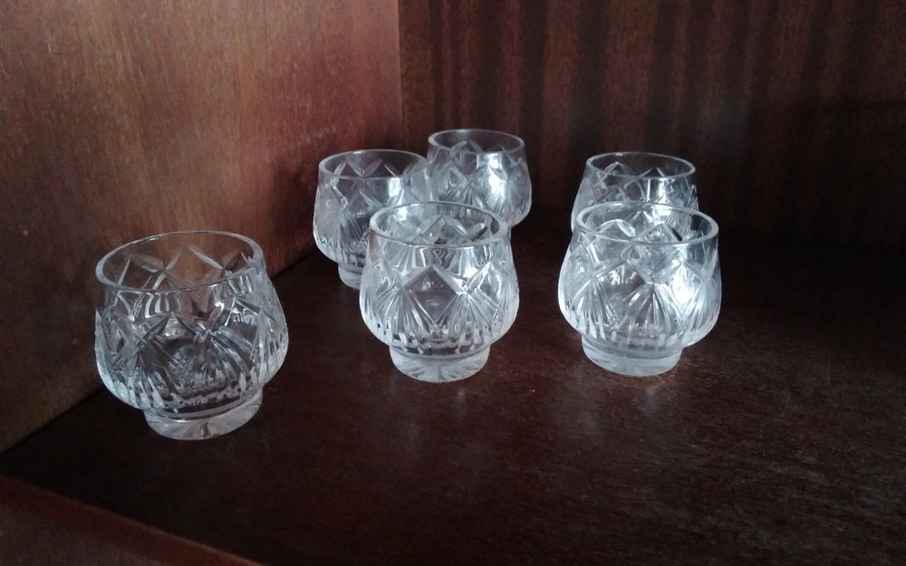 Продам хрустальные рюмочки